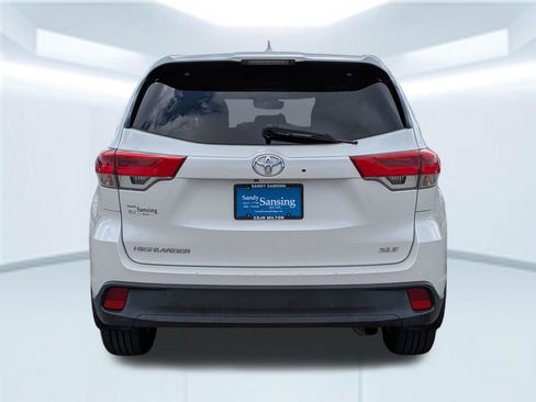 Used 2017 Toyota Highlander XLE image 5