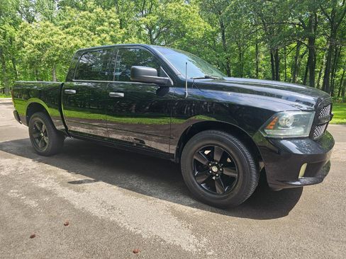 Used 2014 RAM 1500 Express w/ Black Ram 1500 Express Group AWD/4WD image 3