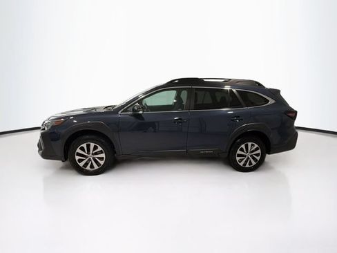 Used 2025 Subaru Outback Premium AWD/4WD image 4
