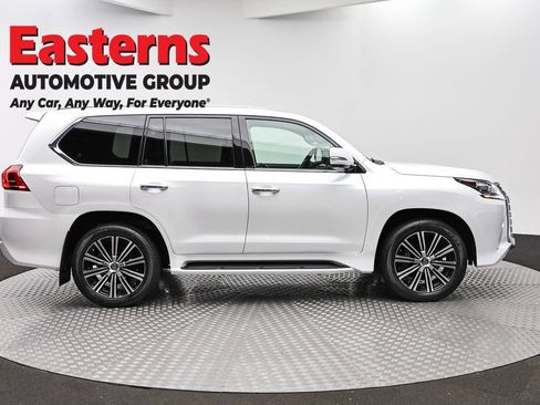 Used 2018 Lexus LX 570 4WD w/ Luxury Package image 4
