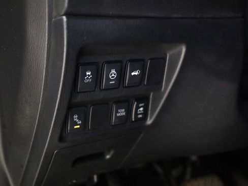 Used 2018 Nissan Pathfinder Platinum image 13