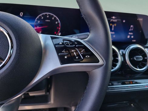 Certified 2026 Mercedes-Benz GLB 250 image 28