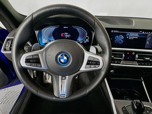 Used 2022 BMW 330e w/ M Sport Package RWD image 11