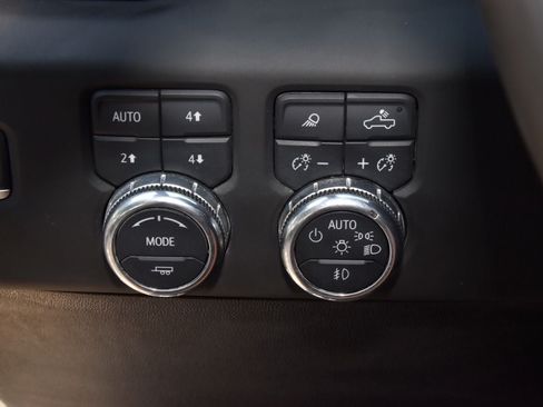 Used 2025 GMC Sierra 1500 AT4 w/ AT4 Premium Package AWD/4WD image 31