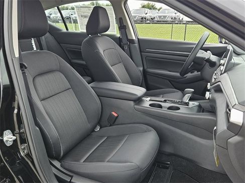 New 2025 Nissan Altima 2.5 SV image 16