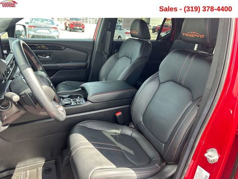 Used 2024 Honda Pilot TrailSport image 9