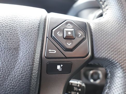 Used 2017 Toyota Tacoma TRD Sport w/ Premium & Technology Package AWD/4WD image 17