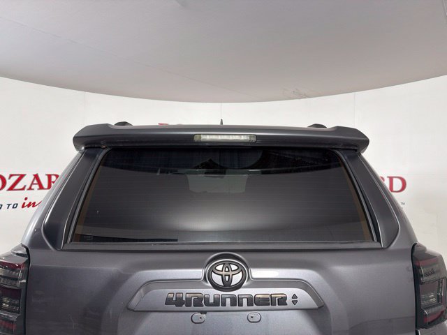 Used 2020 Toyota 4Runner SR5 Premium w/ Moonroof Package RWD image 12