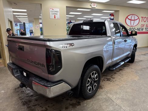 Used 2015 Toyota Tundra SR5 w/ TRD Off Road Package image 11