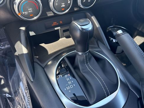 Used 2018 FIAT 124 Spider Classica w/ Technology & Siriusxm Group RWD image 15