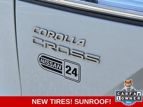 Used 2024 Toyota Corolla Cross LE w/ Moonroof Package AWD/4WD image 11
