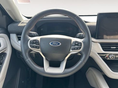Used 2025 Ford Explorer Active w/ Active Comfort Package AWD/4WD image 14