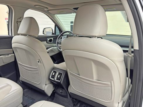 Used 2025 Kia Sorento EX w/ Panoramic Sunroof Package FWD image 39