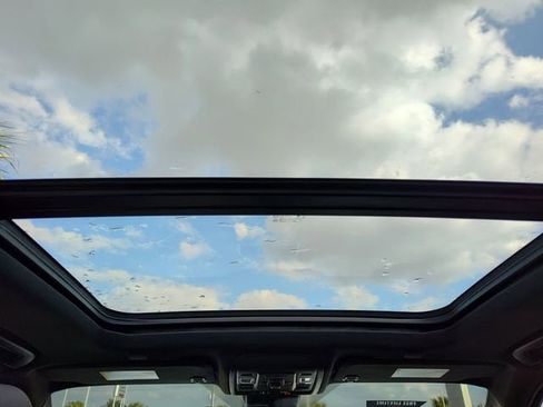 Used 2023 GMC Yukon XL AT4 image 26