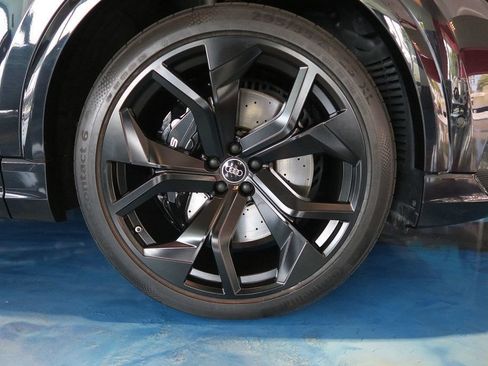 Used 2021 Audi RS Q8 w/ Carbon Optic Package AWD/4WD image 33