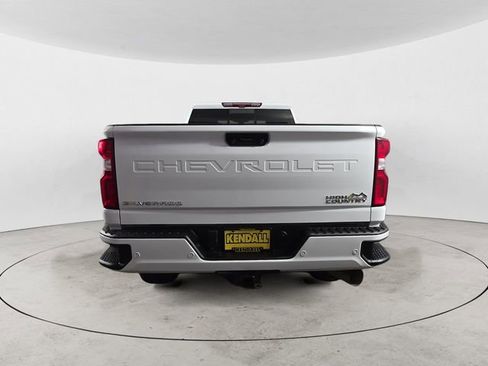Used 2022 Chevrolet Silverado 3500 High Country image 4