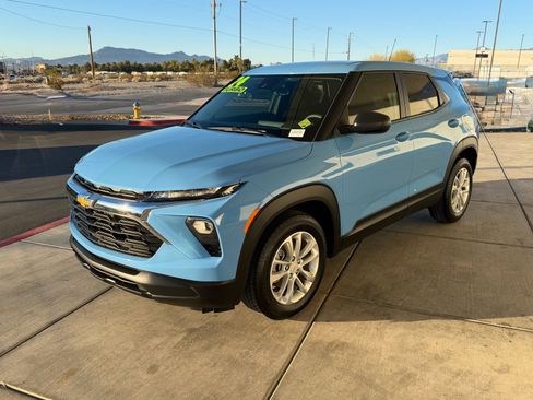 Used 2024 Chevrolet TrailBlazer LS w/ LS Convenience Package image 7