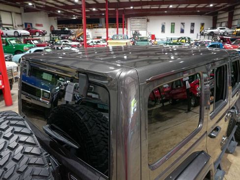 Used 2019 Jeep Wrangler Unlimited Sahara w/ Uconnect 4C Nav & Sound Group AWD/4WD image 38