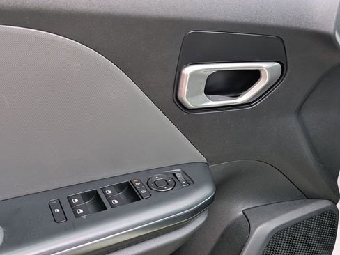 Used 2025 Kia K4 LXS image 13