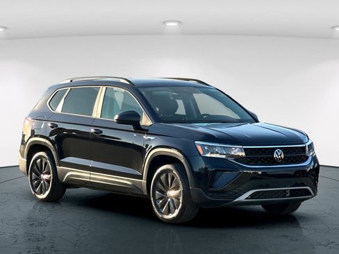Used 2024 Volkswagen Taos S image 8