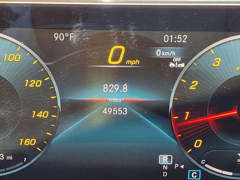 Used 2023 Mercedes-Benz GLB 250 4MATIC w/ Premium Package image 36