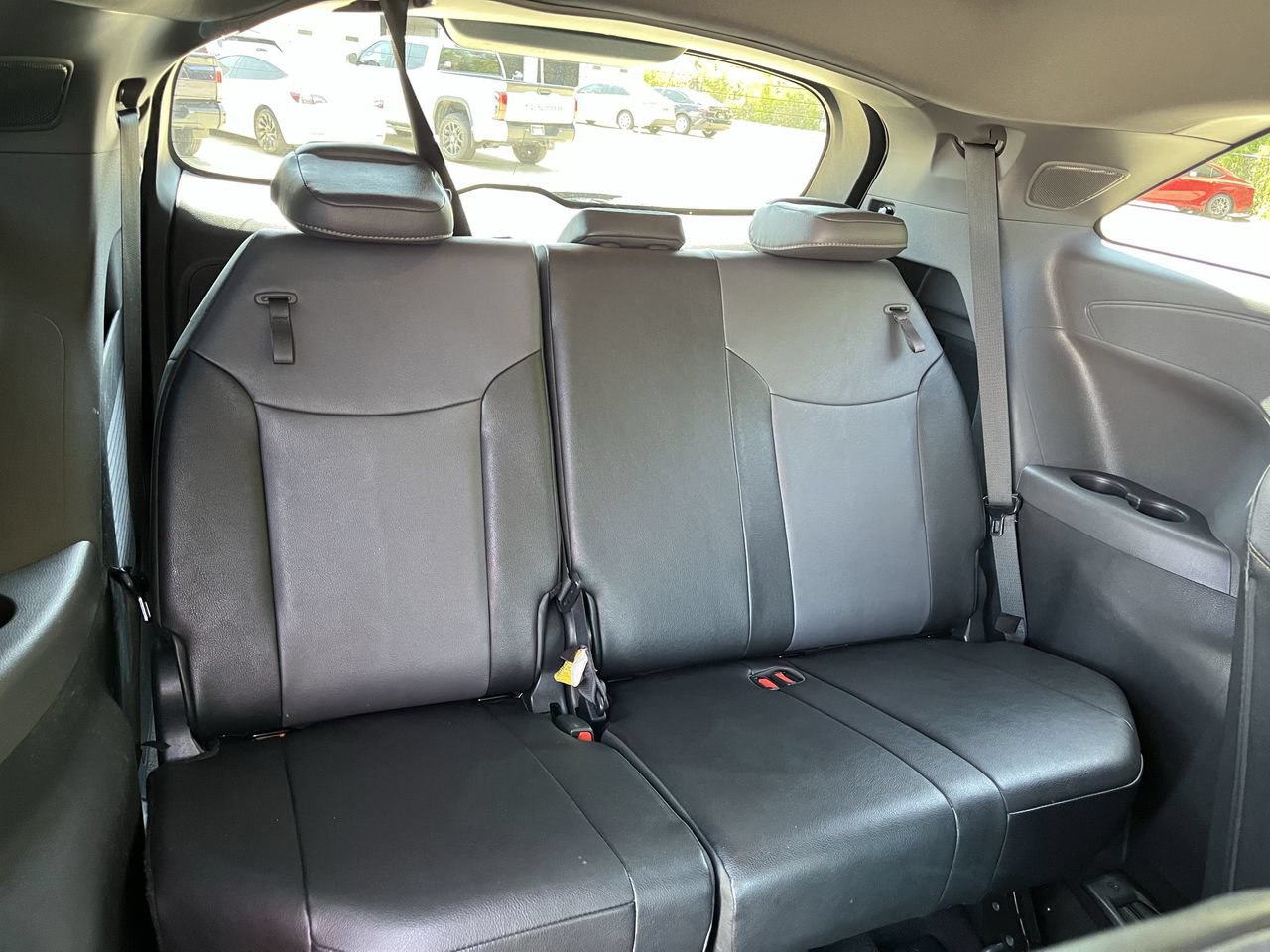 Used 2023 Toyota Sienna XLE Woodland Edition AWD/4WD image 28