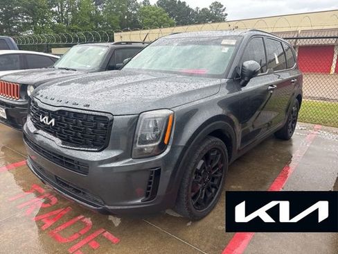Used 2022 Kia Telluride EX w/ EX Premium Package image 3