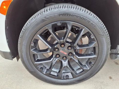 Used 2023 GMC Yukon Denali AWD/4WD image 22