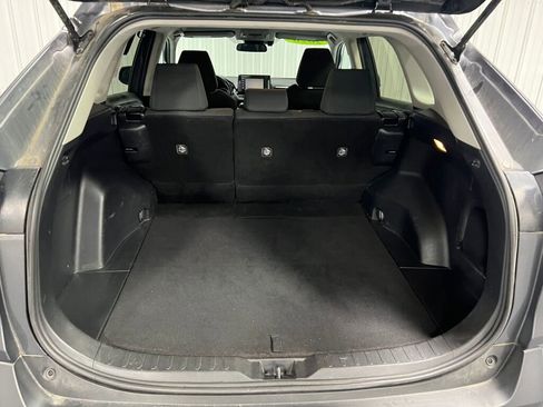 Used 2020 Toyota RAV4 LE image 7