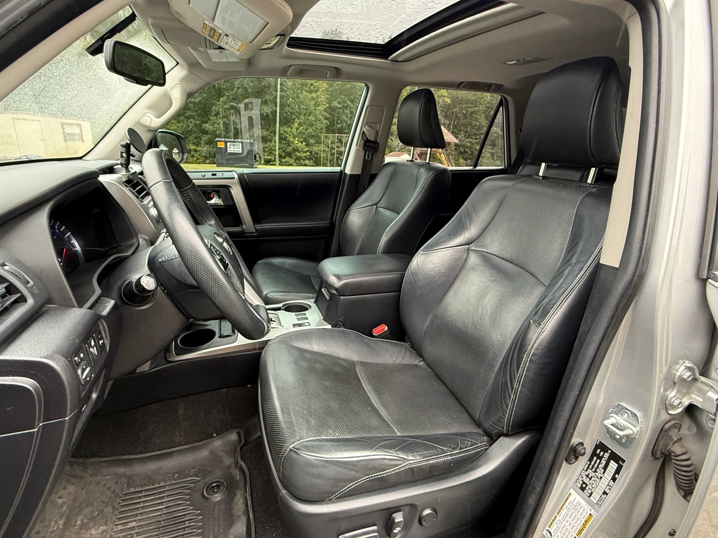 Used 2016 Toyota 4Runner Limited AWD/4WD image 2