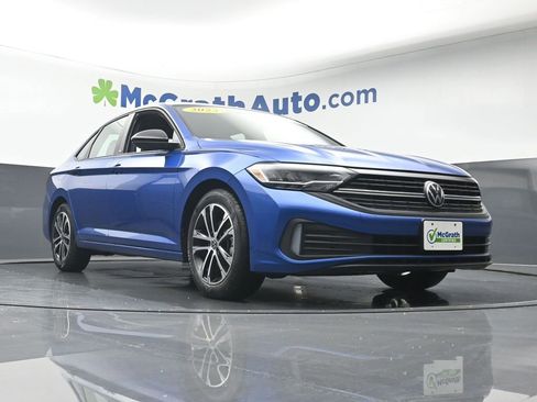 Used 2023 Volkswagen Jetta Sport image 24