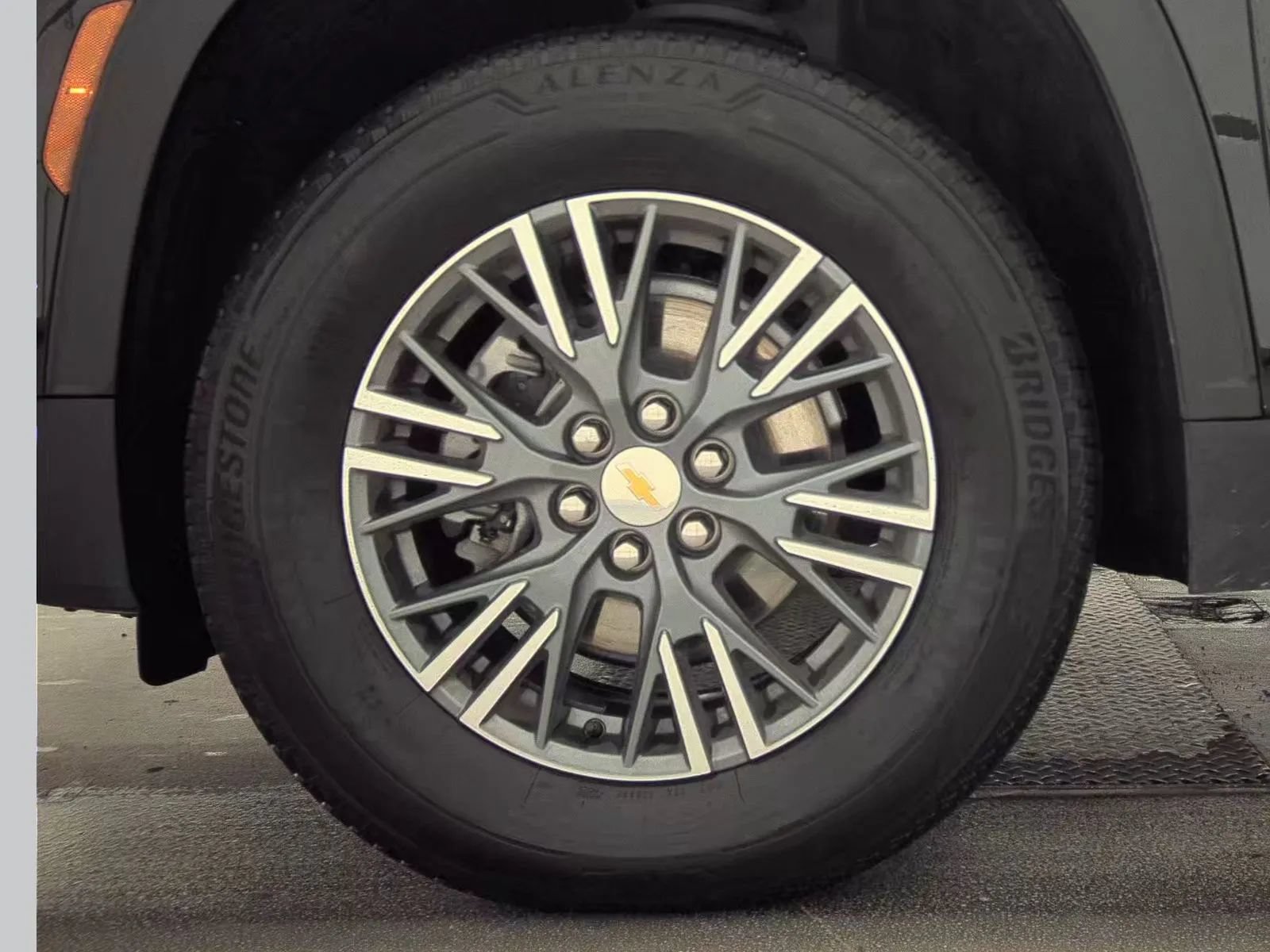 Used 2026 Chevrolet Traverse LT w/ Driver Confidence Package FWD image 9