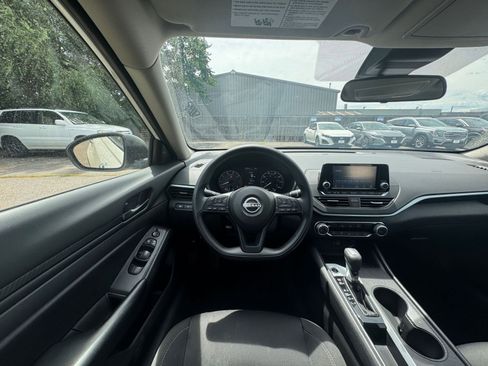Used 2024 Nissan Altima 2.5 S image 32