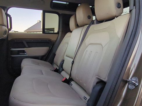 Used 2020 Land Rover Defender 110 S image 22