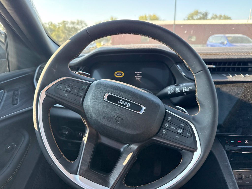 Used 2026 Jeep Grand Cherokee Limited AWD/4WD image 38