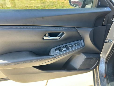 Used 2023 Nissan Sentra SV FWD image 9