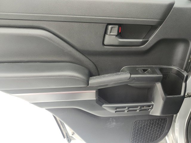 Used 2025 Toyota 4Runner SR5 AWD/4WD image 9