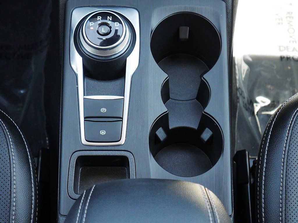 Used 2023 Ford Escape Platinum w/ Premium Technology Package AWD/4WD image 23