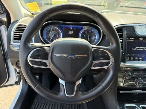 Used 2021 Chrysler 300 Touring L RWD image 22