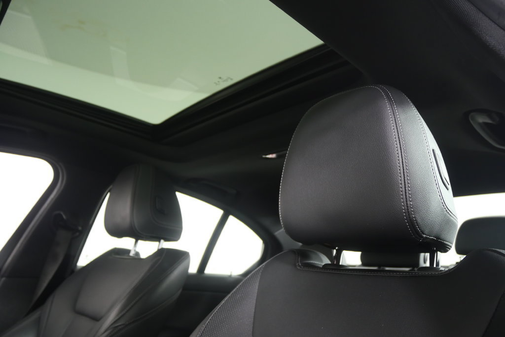 Used 2022 BMW M340i RWD image 11