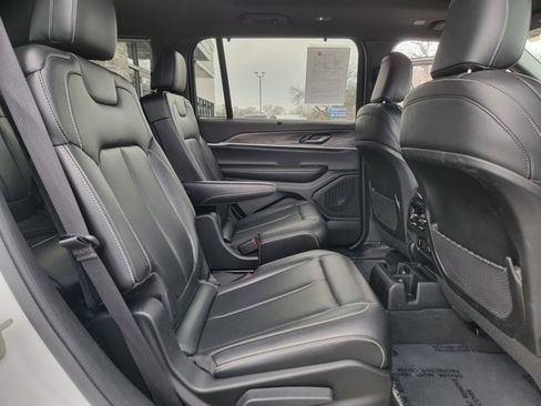 Used 2024 Jeep Grand Cherokee L Limited w/ Luxury Tech Group II image 34