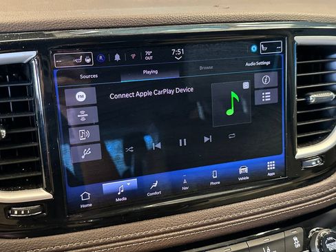 Used 2021 Chrysler Pacifica Touring-L FWD image 13