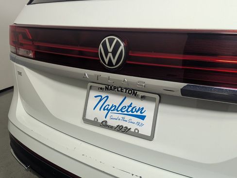 Used 2025 Volkswagen Atlas SE image 8