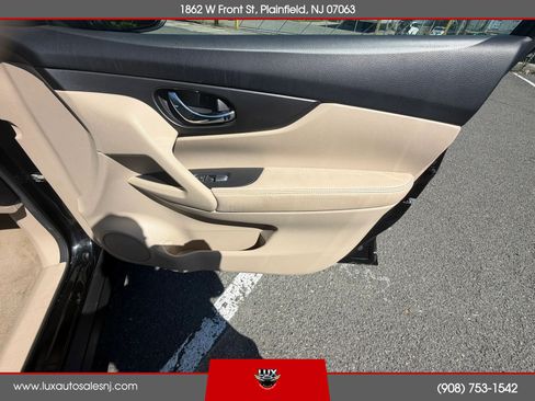 Used 2014 Nissan Rogue S AWD/4WD image 37