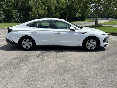 Certified 2025 Hyundai Sonata SE FWD image 8