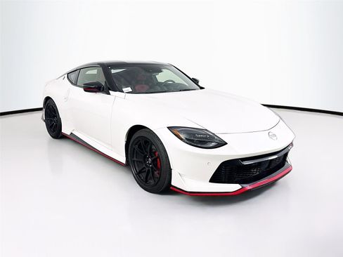Used 2025 Nissan Z NISMO w/ Floor Mat Package RWD image 22