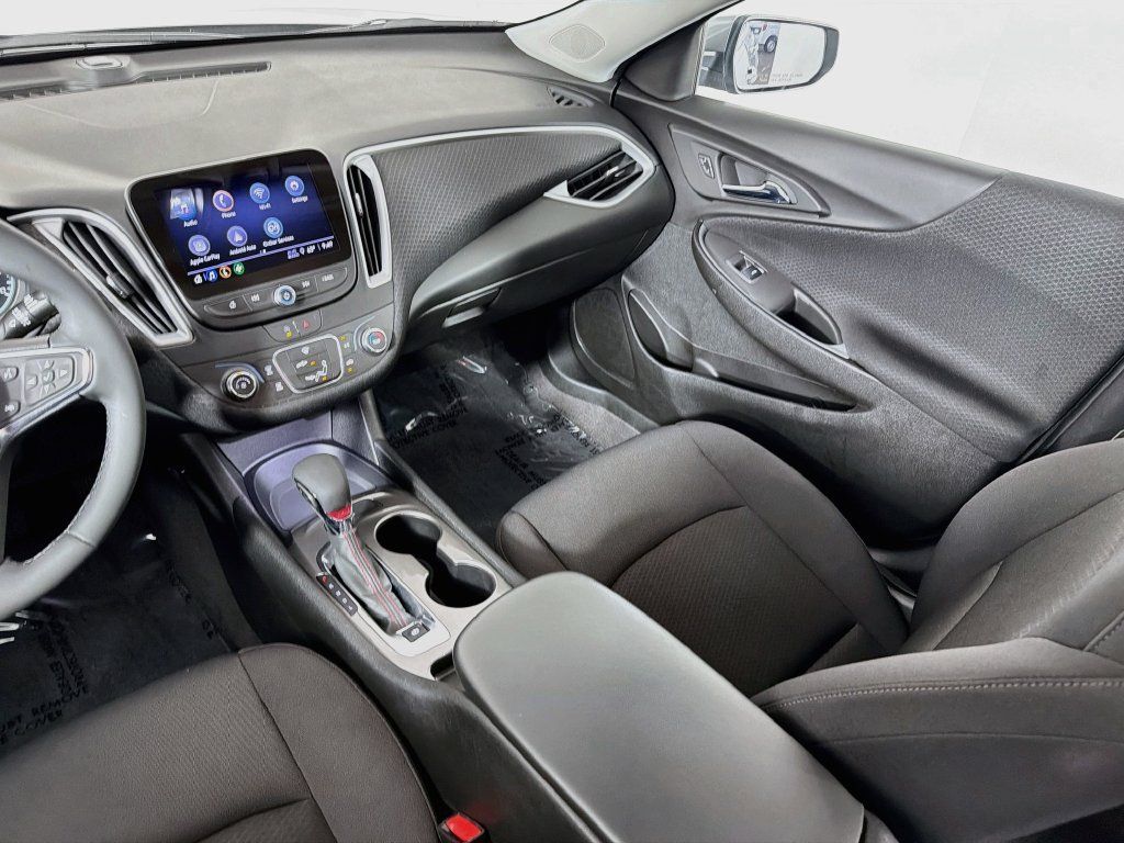Used 2023 Chevrolet Malibu RS FWD image 21