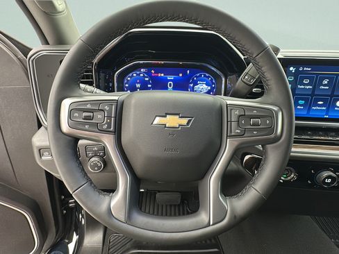 Used 2024 Chevrolet Silverado 1500 LT AWD/4WD image 16