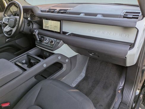 Used 2022 Land Rover Defender 110 image 6