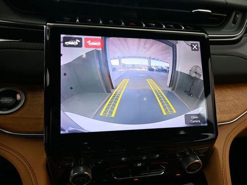 Used 2025 Jeep Grand Cherokee L Summit image 26